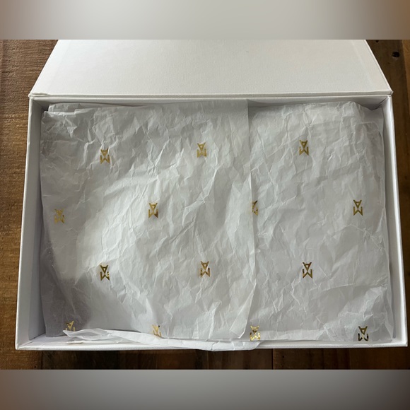 Authentic Amina Muaddi Rosie Glass Pointed Toe Pump - Picture 2 of 7